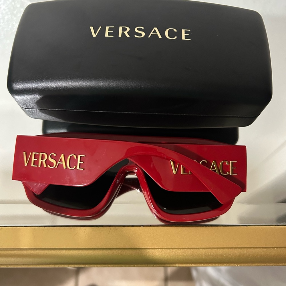 Authentic Versace sunglasses - Picture 3 of 4
